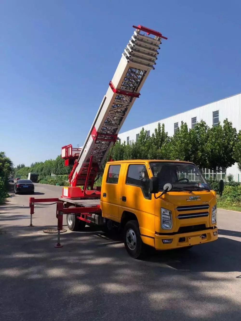 九江濂溪附近的云梯车出租服务：轻松解决高空作业需求